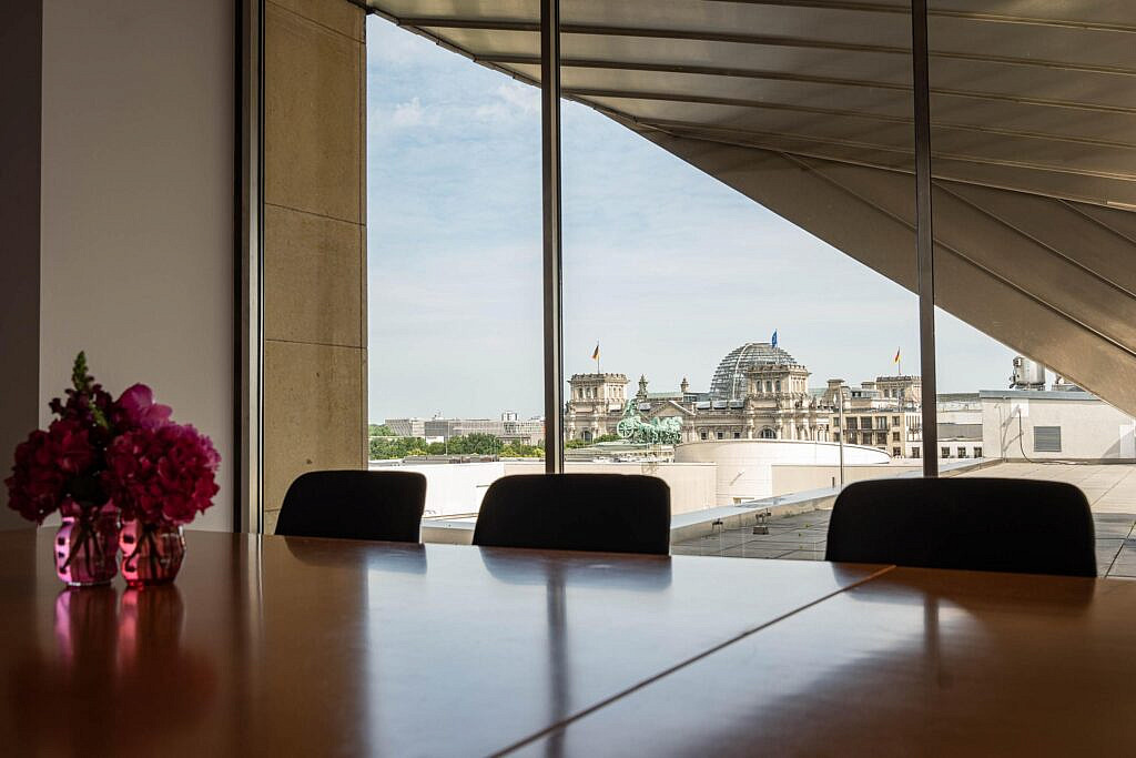 die Sky Lobby & Lounges AXICA