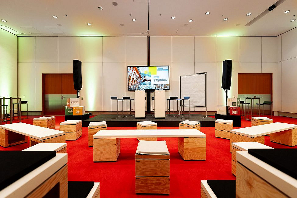 AXICA Raum Auditorium Workshop Frontalansicht Bühne